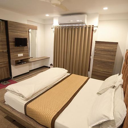 Hotel Shertown Ahmedabad Eksteriør billede