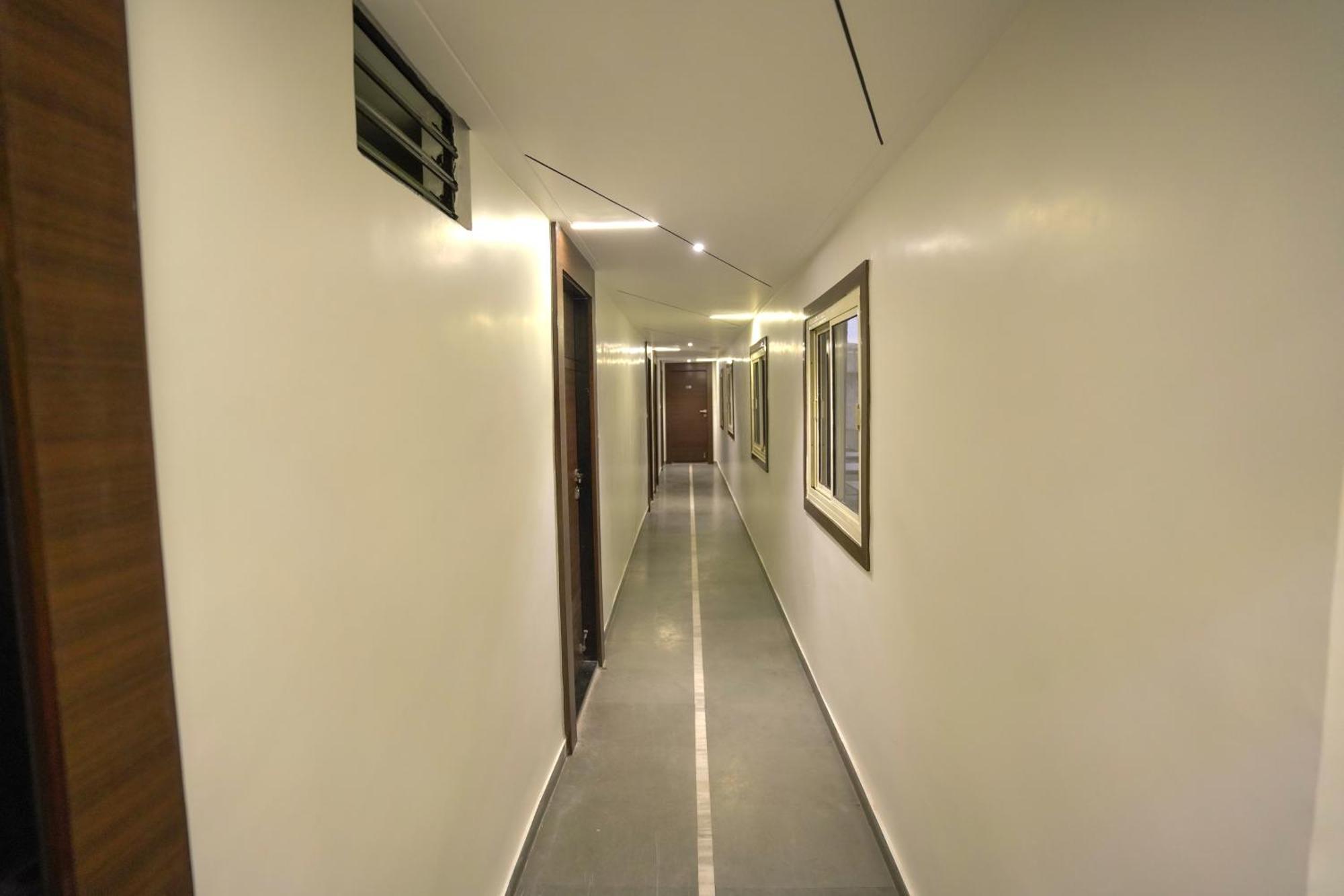 Hotel Shertown Ahmedabad Eksteriør billede
