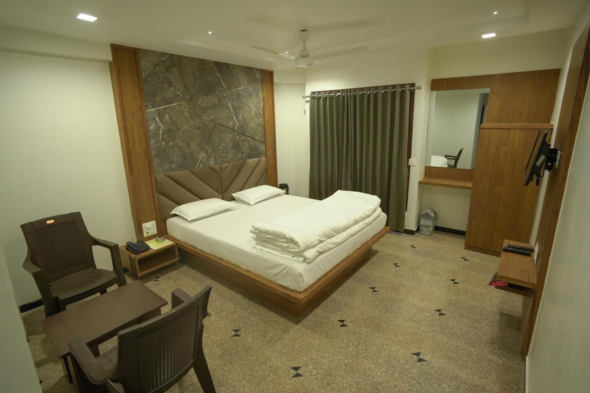 Hotel Shertown Ahmedabad Eksteriør billede