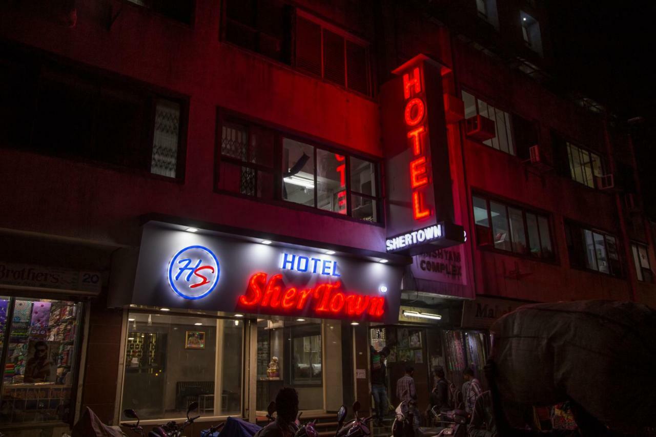 Hotel Shertown Ahmedabad Eksteriør billede